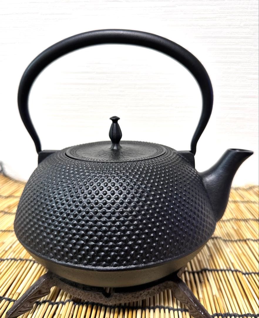 新品、供箱、栞付　南部盛栄堂(OIGEN)造　平型アラレ１.５Ｌ　ＩＨ対応品