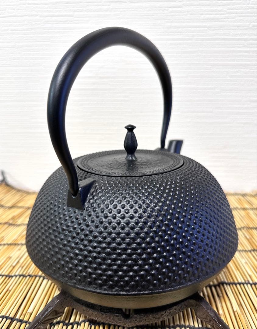 新品、供箱、栞付　南部盛栄堂(OIGEN)造　平型アラレ１.５Ｌ　ＩＨ対応品