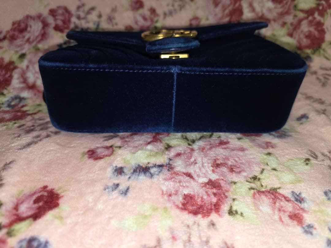 グッチGGマーモントベルベット生地バッグ