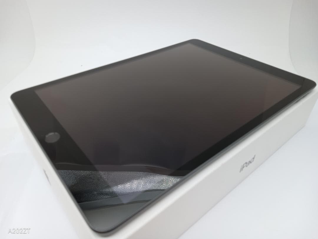 未使用 iPad 第8世代 Wi-Fiモデル 32GB シルバー タブレット