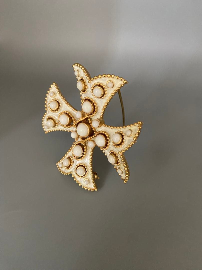 lotuscloud 2449⭐️TRIFARI トリファリ ブローチ ビンテージ