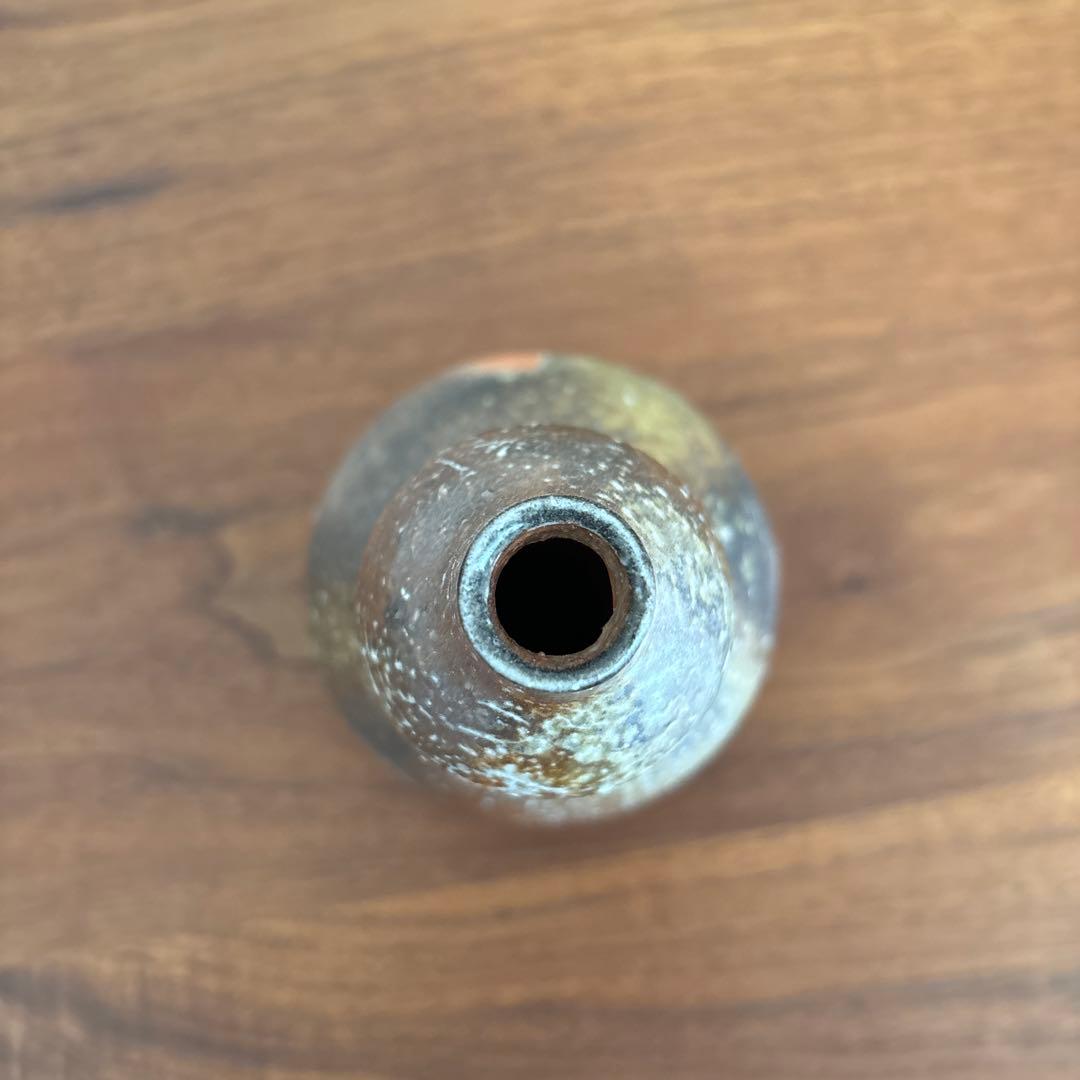 デレック・ラーセン　信楽焼徳利