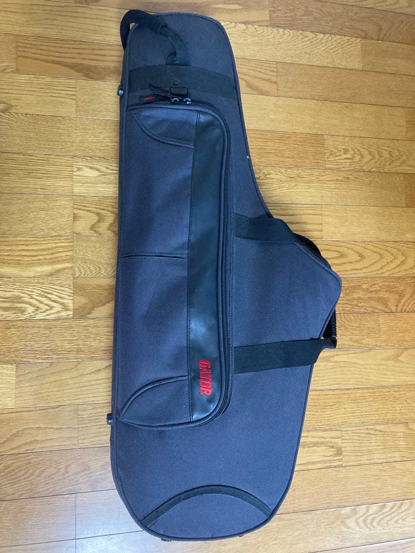 テナーサックス　フライトケース　「GATOR」