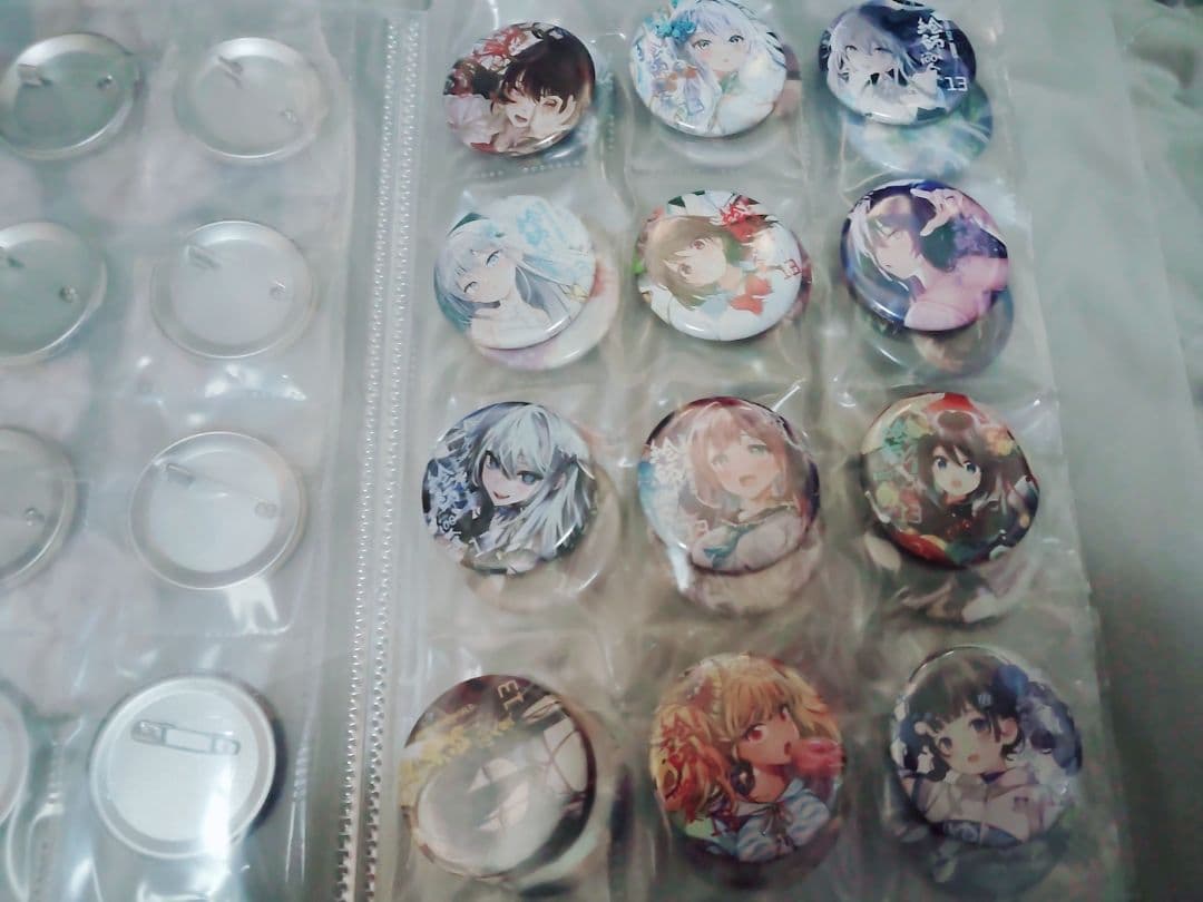 絵師100人展缶バッチ