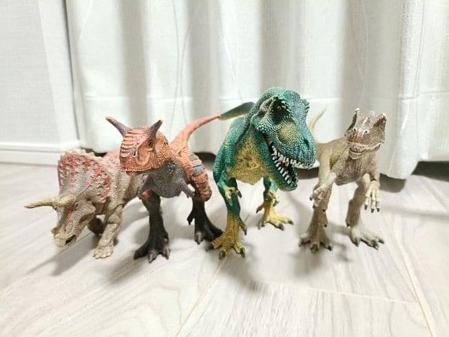恐竜フィギュア　シュライヒ　マテル　スーパーかみつき吠えるTレックス