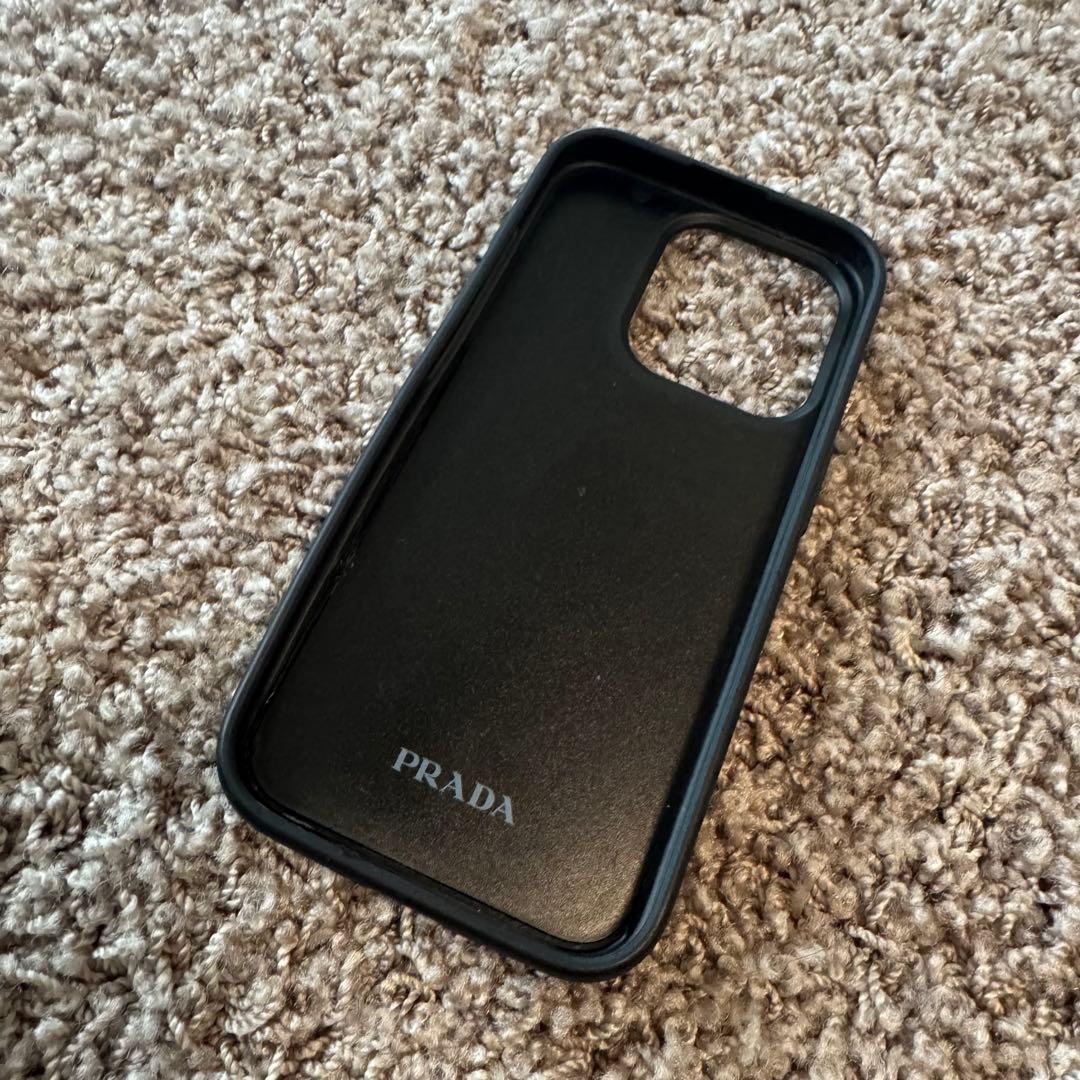 PRADA サフィアーノレザー iPhone15proケース
