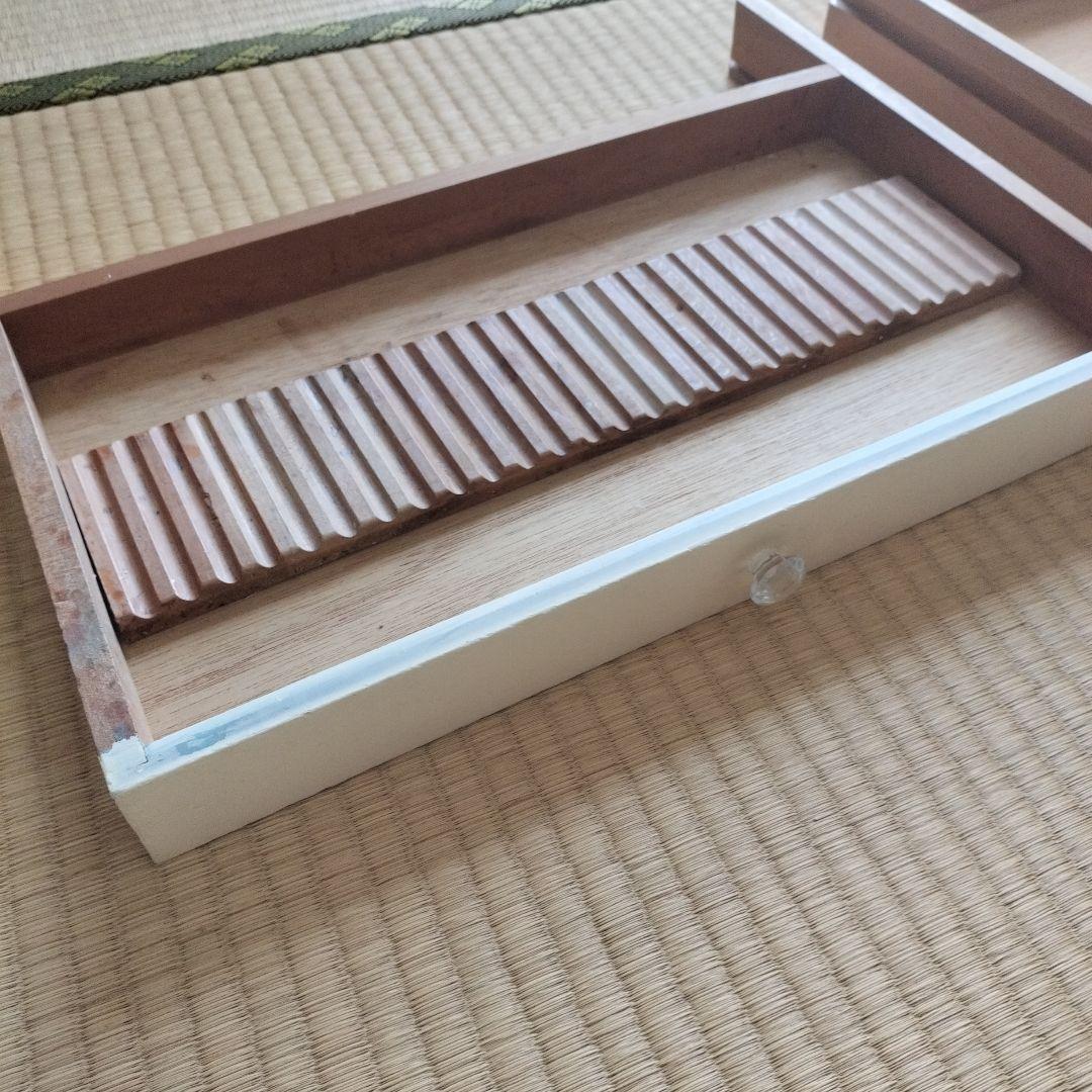 アンティークの引き出し収納棚　Siettela