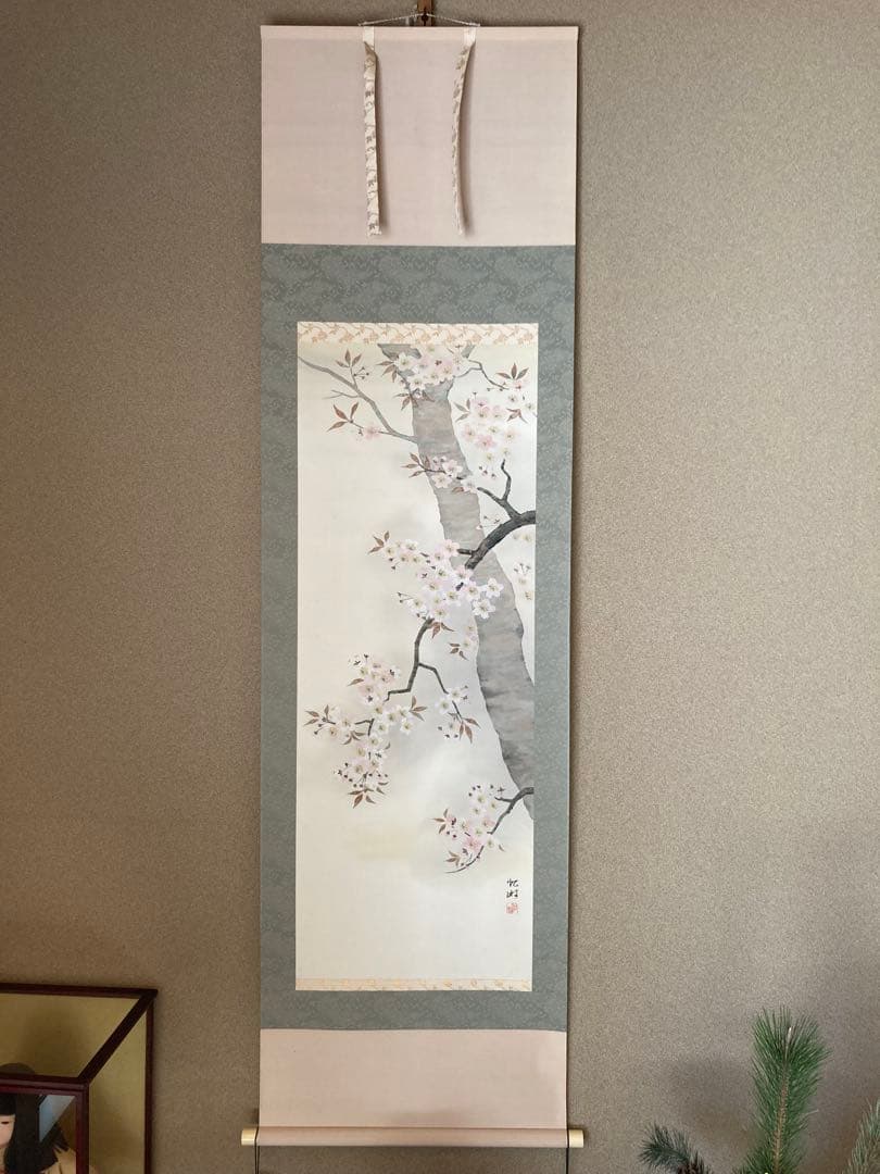 掛け軸 「 桜」箕輪虹遊 作　三越美術館 ☆ USED