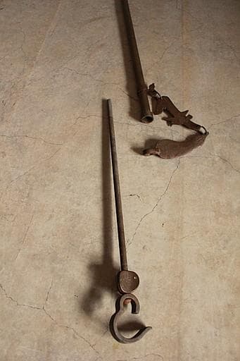 古い真鍮製の自在鉤　囲炉裏　古民家　吊り下げ　フック