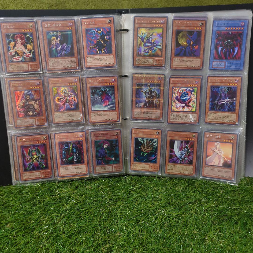 遊戯王 デュエリストカードファイル　カード200枚以上