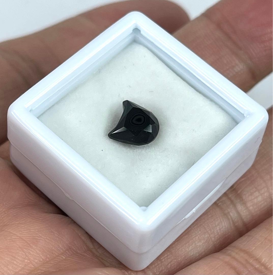 新作！　宝石ルース 『可愛いネコちゃんカット』希少オニキス1.49カラット ソ付