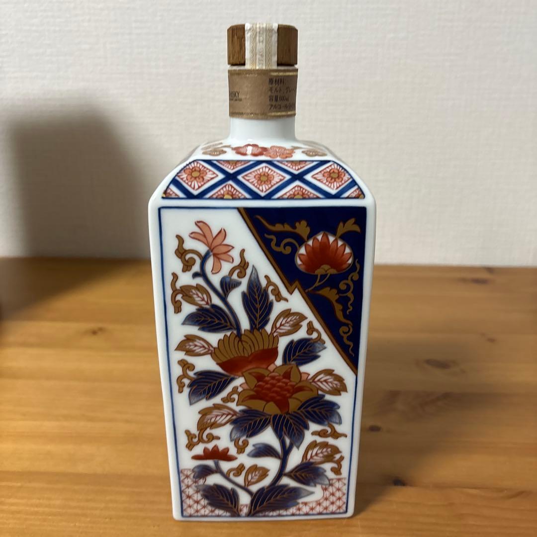 サントリーウイスキー　有田焼 古伊万里手 染錦牡丹鳳凰絵　陶器ボトル　未開封