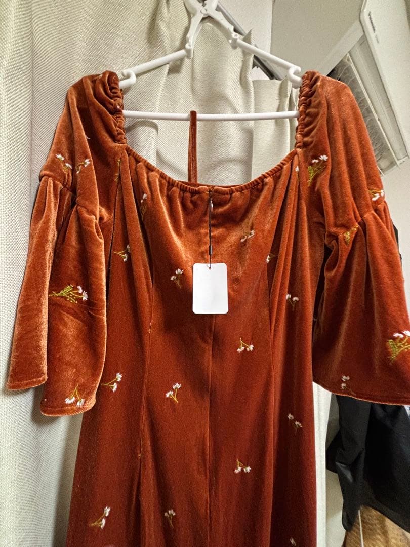 ブラウン ベルベット オフショルダー ワンピース