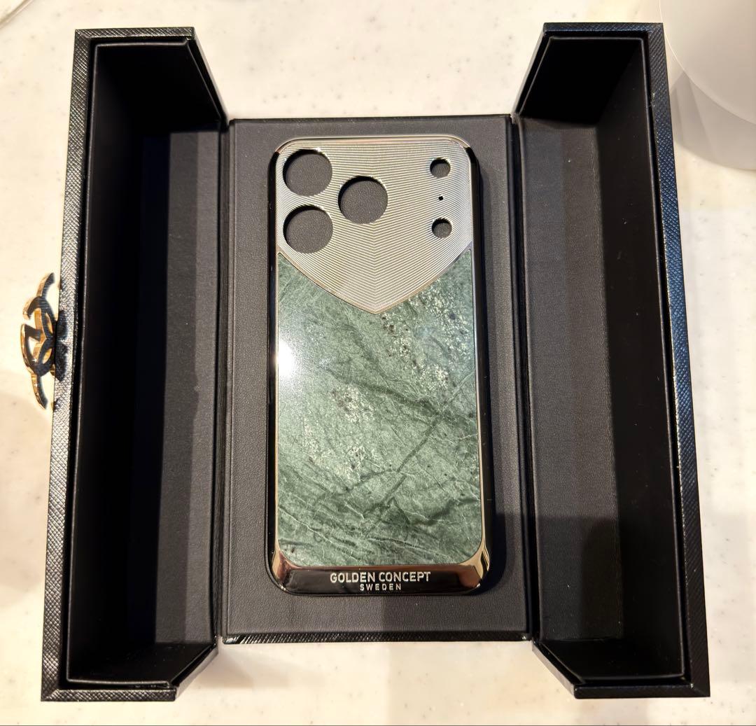 GOLDEN CONCEPT iPhone17 Pro ケース