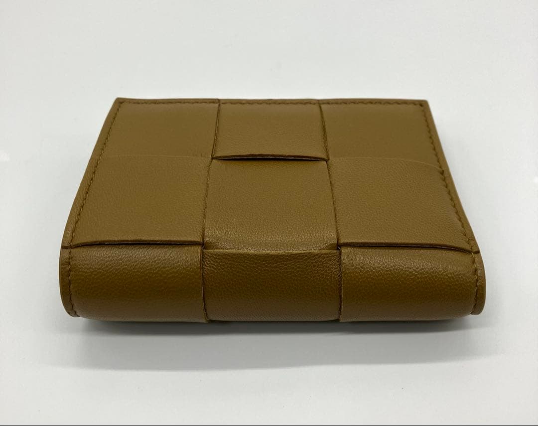 ⭐️新型 極美品 ボッテガ ヴェネタ カセット 二つ折り財布 キャメル ブラウン