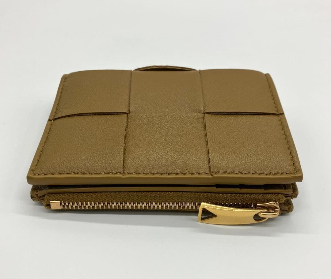 ⭐️新型 極美品 ボッテガ ヴェネタ カセット 二つ折り財布 キャメル ブラウン