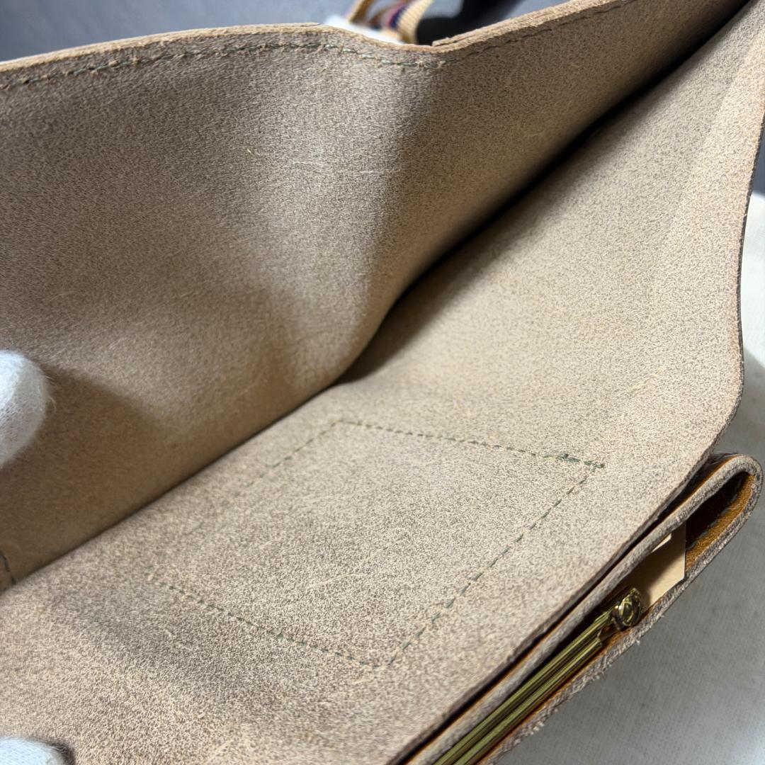 【新品未使用】イルビゾンテ 二つ折り がま口 財布 オリーブ