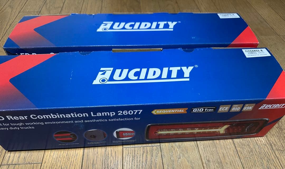 タ*カ様 新型UD LEDテールランプ VOLVOタイプ　左右　新品