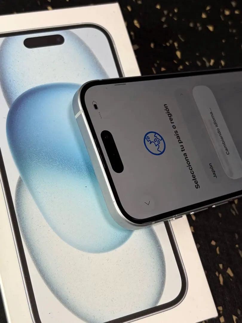 【美品】iPhone 15 256GB SIMフリー　ブルー