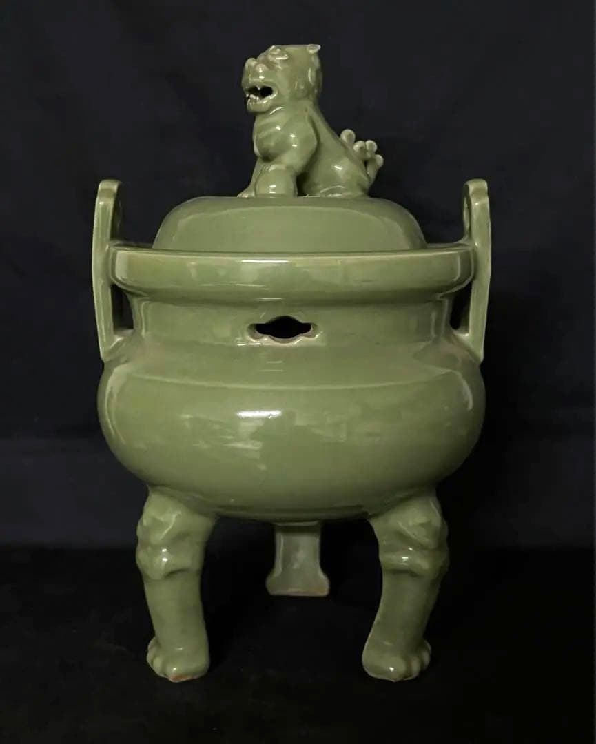 中国古美術　宋時代青磁香炉　龍泉窯三足香炉W66-0