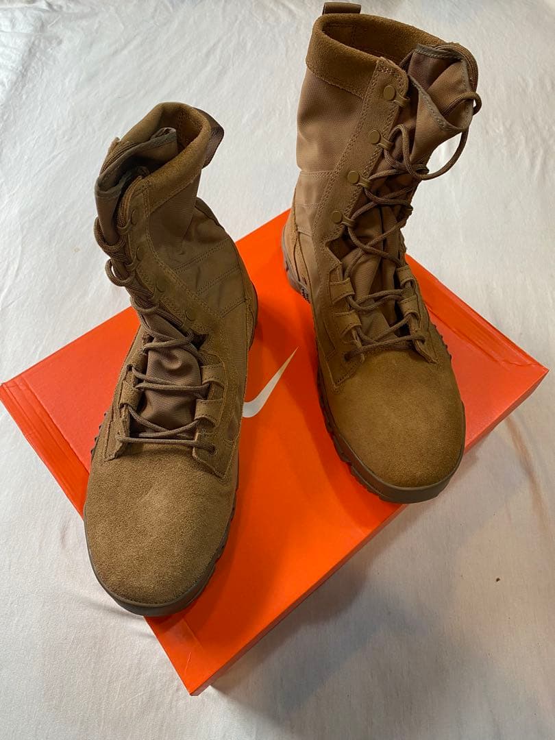 9.5新品未使用　NIKE SFB Jungle8 米軍ブーツ　レザー　コヨーテ