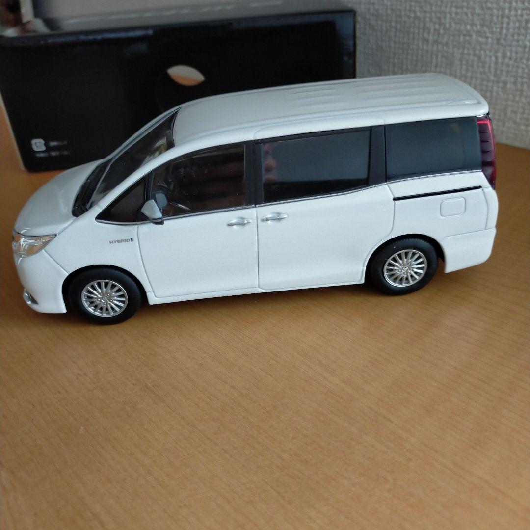 新品　TOYOTA　エスクァイア　サンプルカー　箱付き