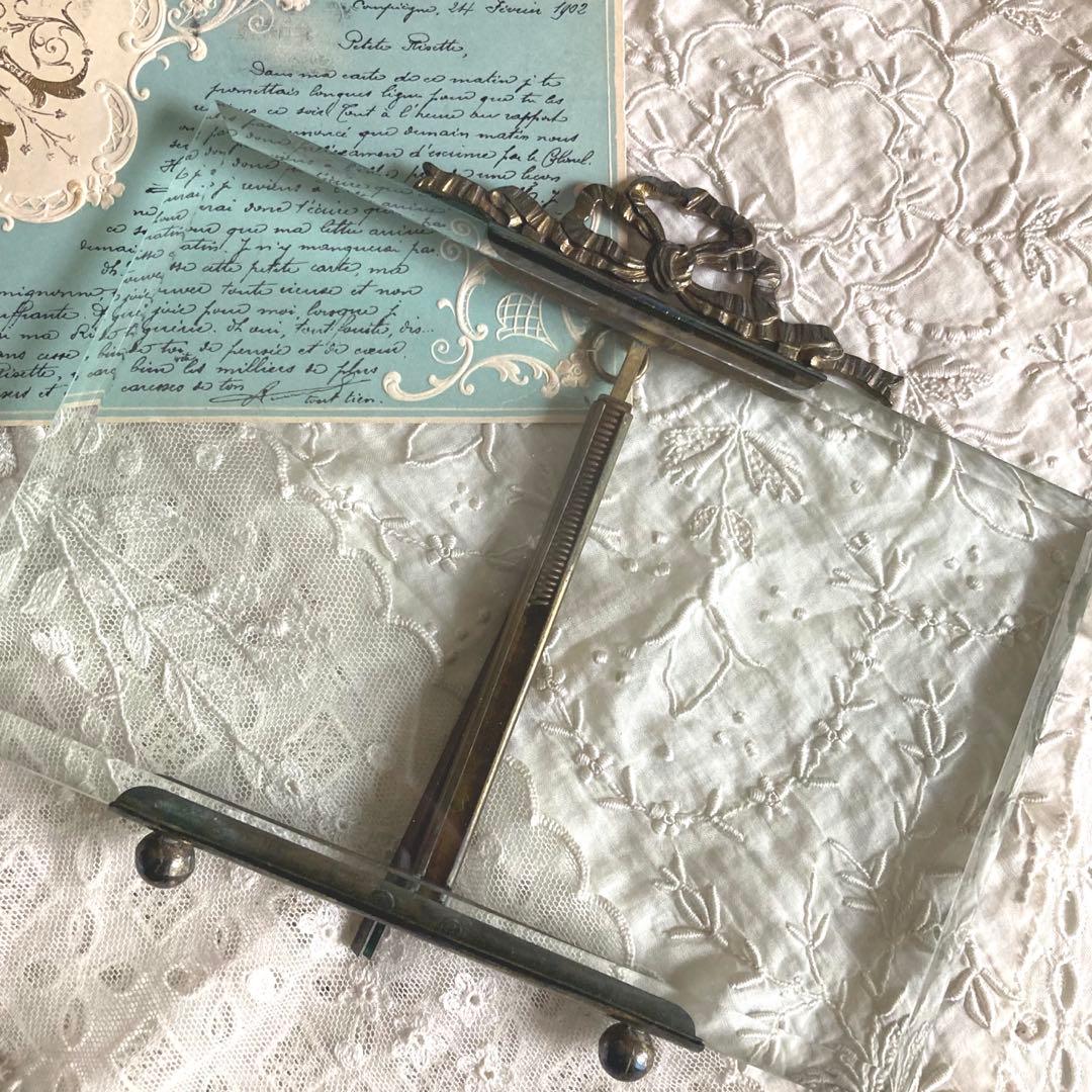 フランスアンティーク　ガラスと真鍮　リボンモチーフのフレーム希少サイズ