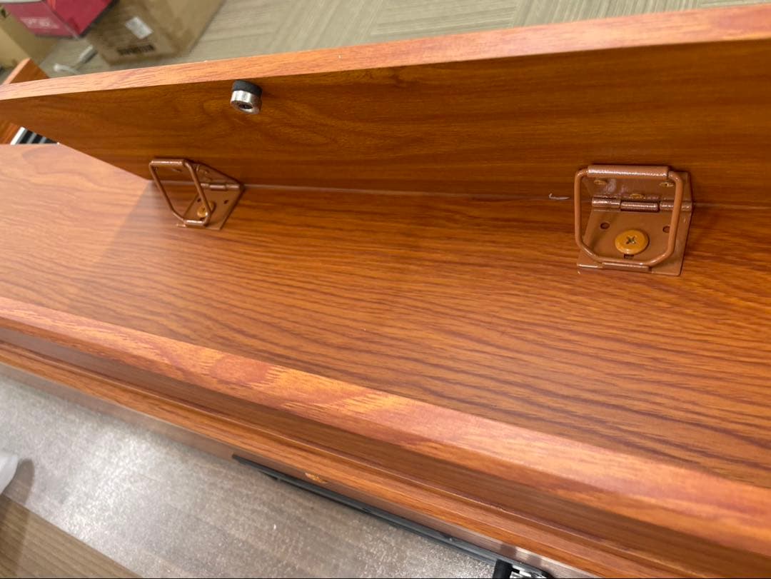 電子ピアノ88鍵盤　ハンマーアクション鍵盤　３本ペダル　ウォールナット