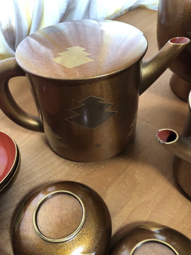 漆器セット 金色の葉模様