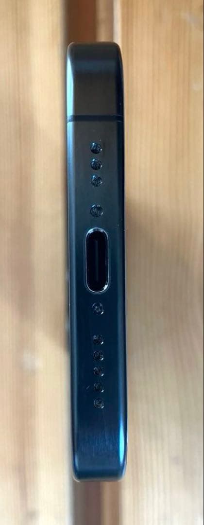 Apple iPhone 15 pro ブラックチタニウム