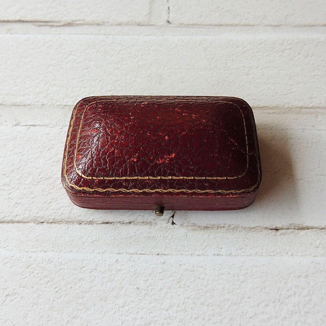 英国アンティーク ブローチケース 赤 ロンドン ジュエリー箱