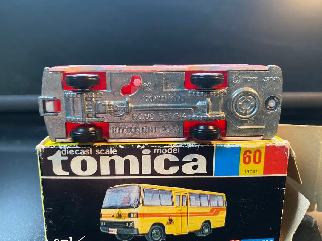 トミカ 60 三菱 ローザ 幼稚園 バス スーパーギフト 仕様 黒箱