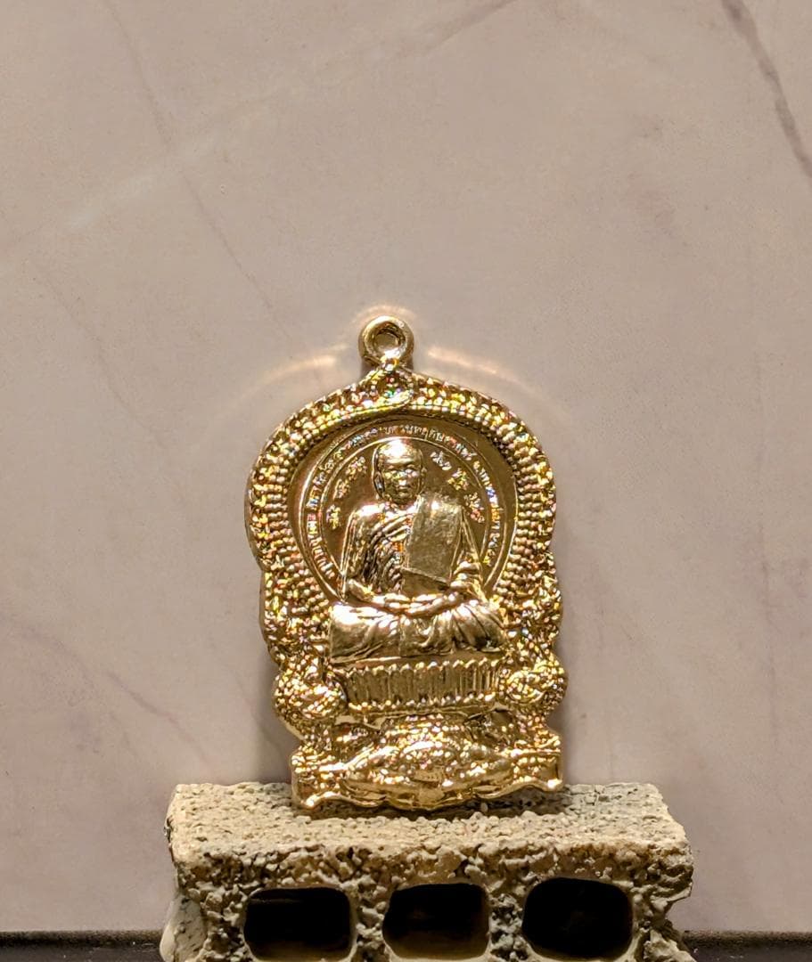 タイお守り　プラクルアン　クルーバー・クリッサナ　リアン　2559年　(064)