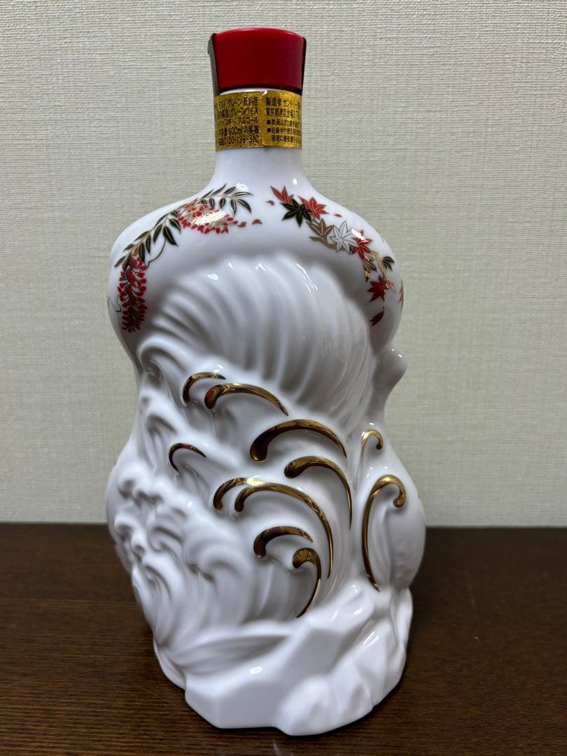 サントリー ローヤル 干支〈巳歳〉ボトル 2025年 43度 600ml 箱付