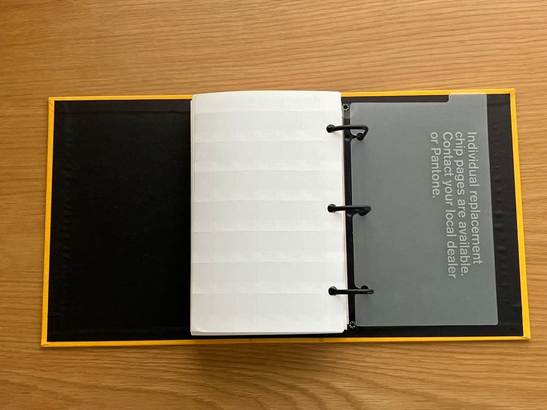 PANTONE ソリッドカラーチップ/上質紙版