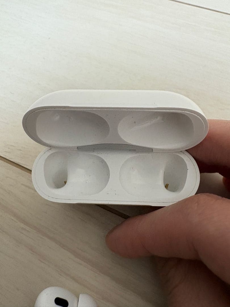 AirPodsPro第二世代（A3047）ホワイト 本体 充電ケース付き