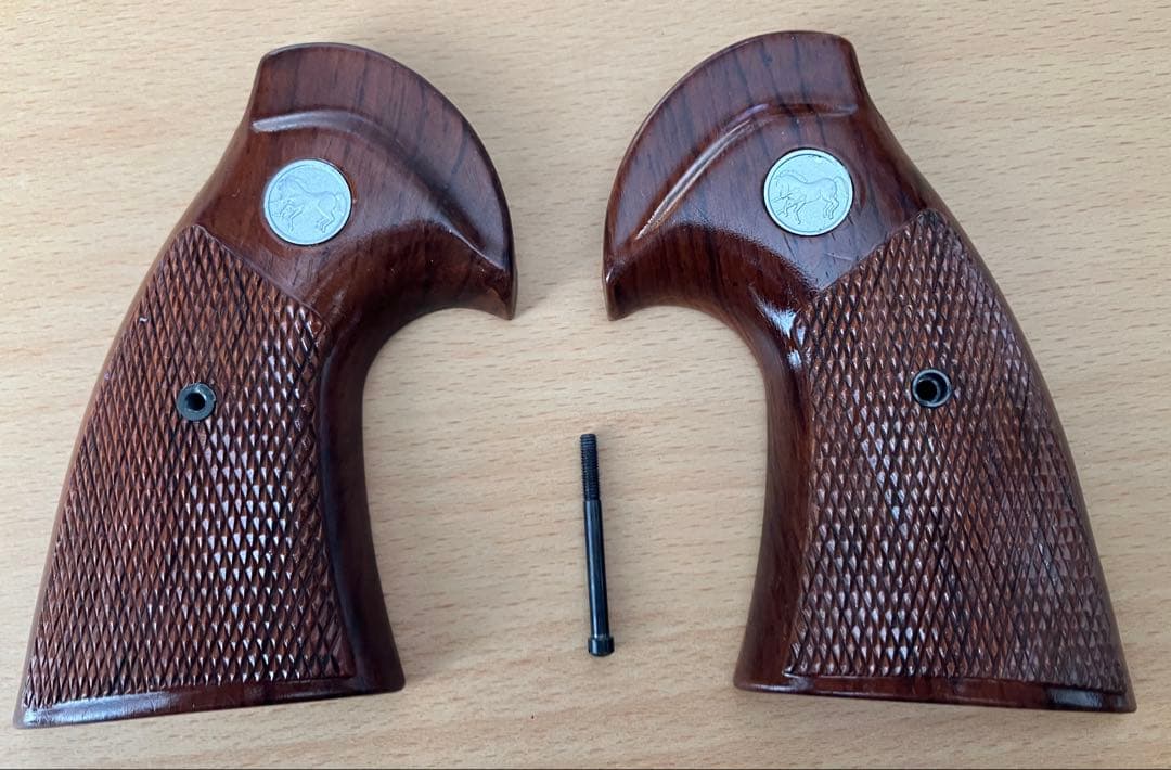 コクサイ　コルトパイソン　プラグリップ