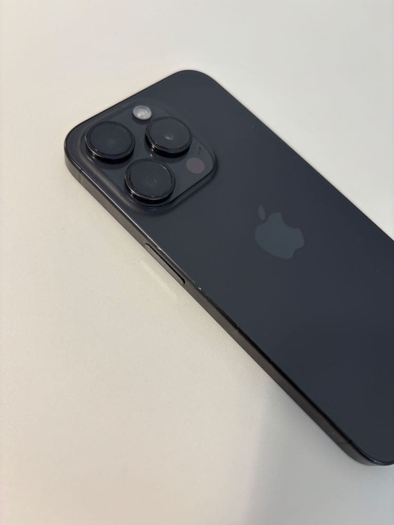 Apple iPhone 15 Pro 128GB ブラックチタニウム 本体のみ