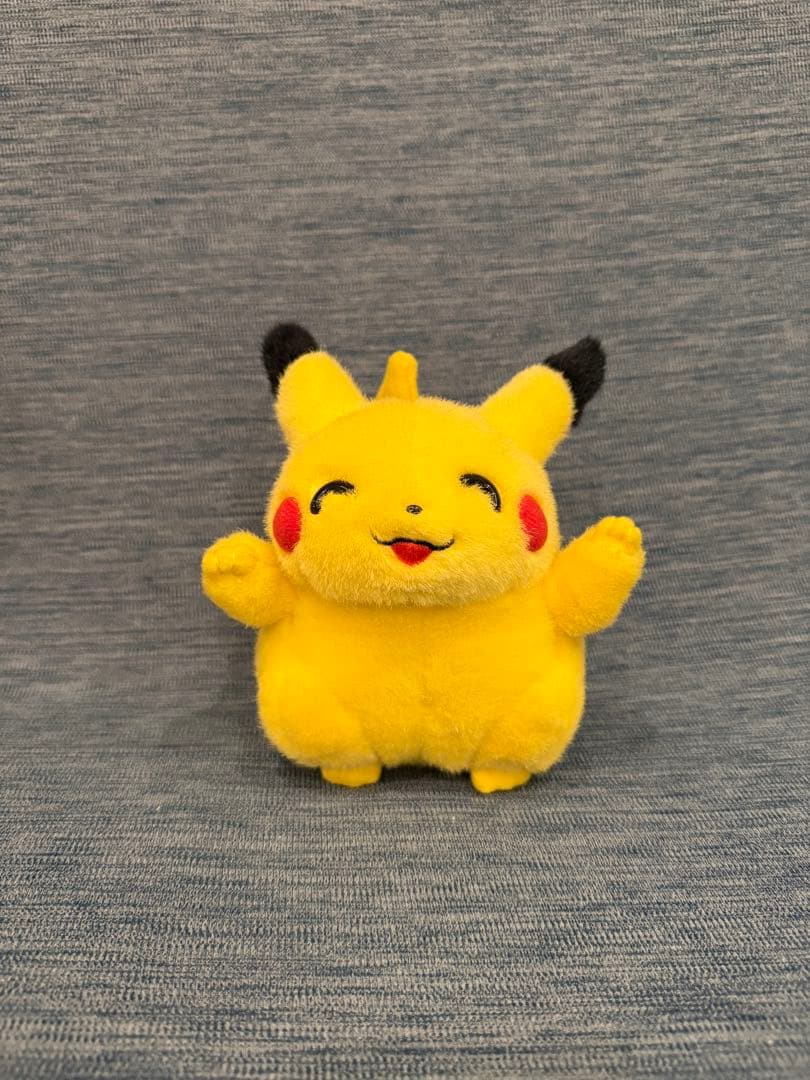 初期 ピカチュウ ぬいぐるみ　にっこり　TOMY トミー　バンザイ