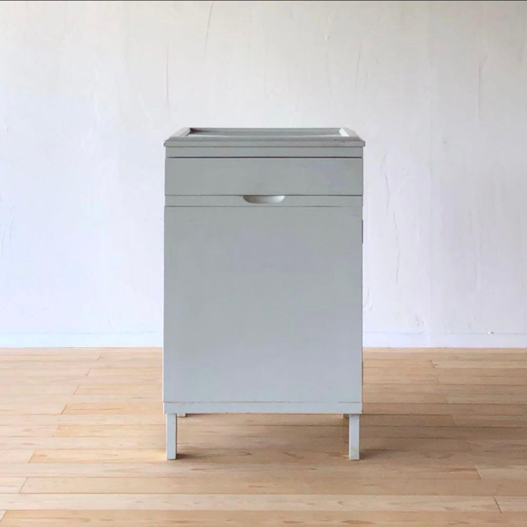 キャビネット　アンティーク　木製　古家具　古道具　家具　店舗什器　花台　シャビー