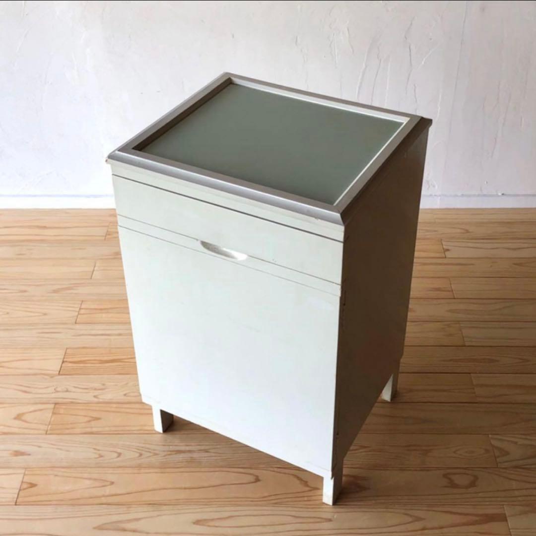 キャビネット　アンティーク　木製　古家具　古道具　家具　店舗什器　花台　シャビー