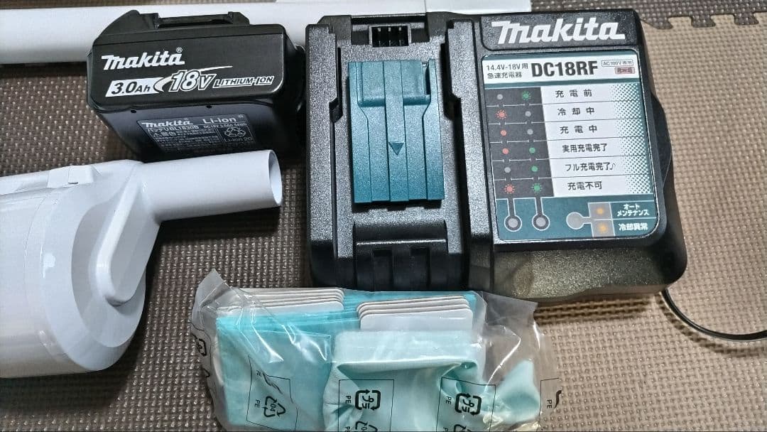■マキタ ■超お得４セット！！ ■CL182FDK 18V充電式クリーナー