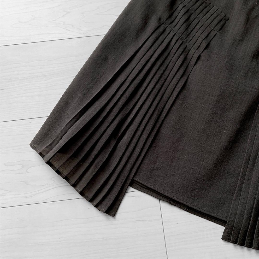 Brunello Cucinelli 薄手ウールのプリーツスカート