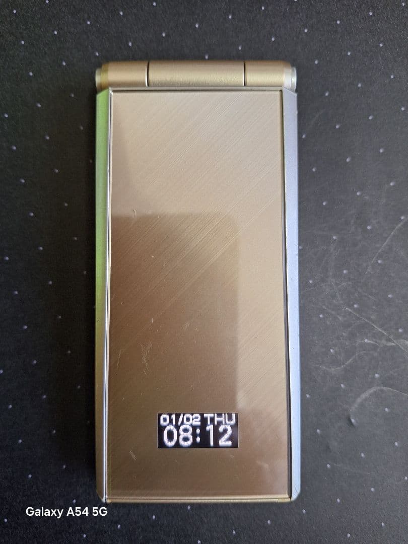 ドコモ docomo F-07F•GOLD／富士通ガラケー携帯電話 ／中古品