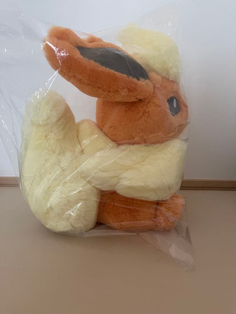 ポケモンセンターオリジナル　ふわふわ抱きぬいぐるみ　ブースター