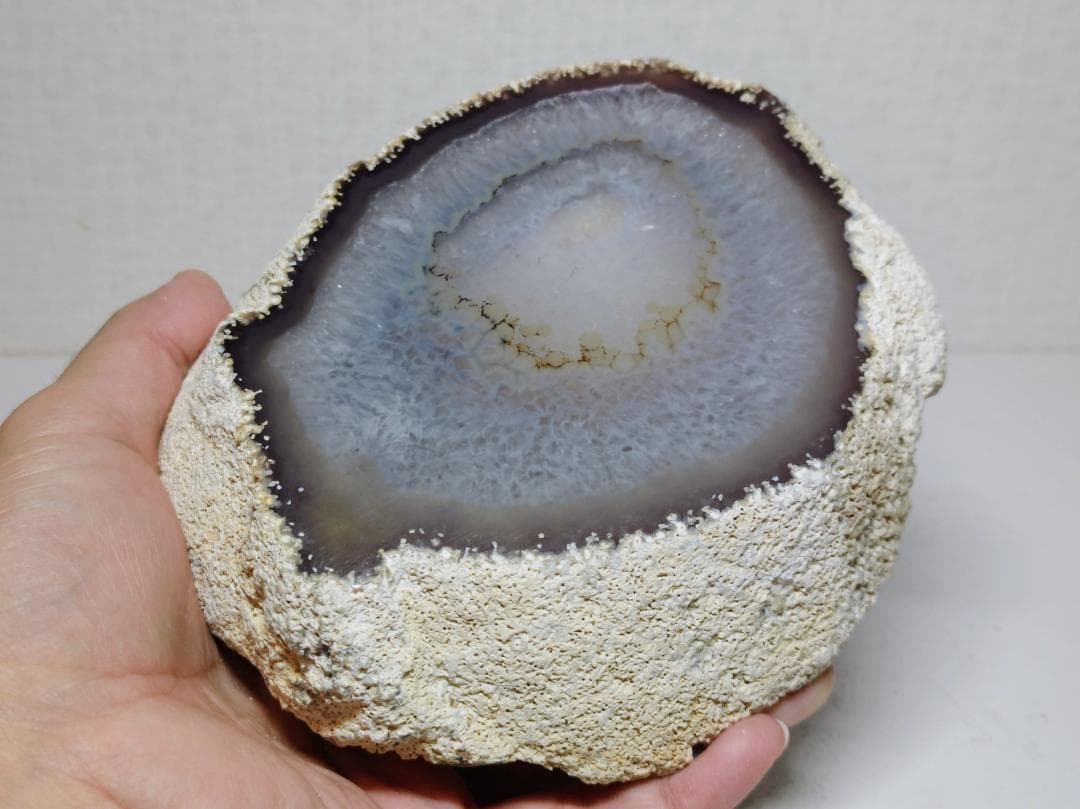 瑪瑙 1.9kg メノウ 原石 鑑賞石 自然石 誕生石 水石 鉱物 宝石 置石