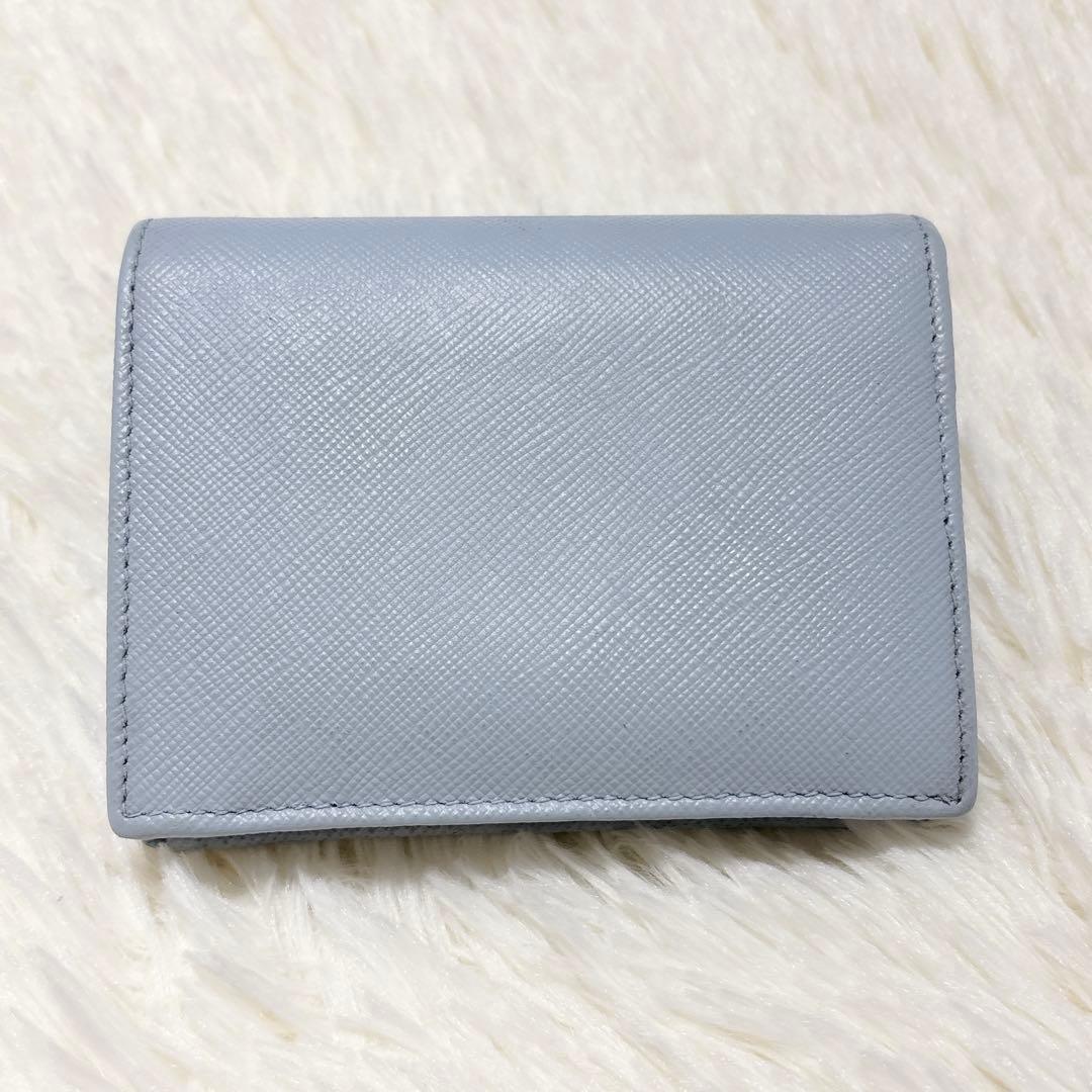 美品/現行✨プラダ 二つ折り財布 三角ロゴ レザー RFID ライトブルー 水色