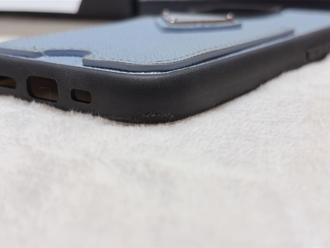 ［最終値下済］PRADA iPhone15 サフィアーノレザー ブルー