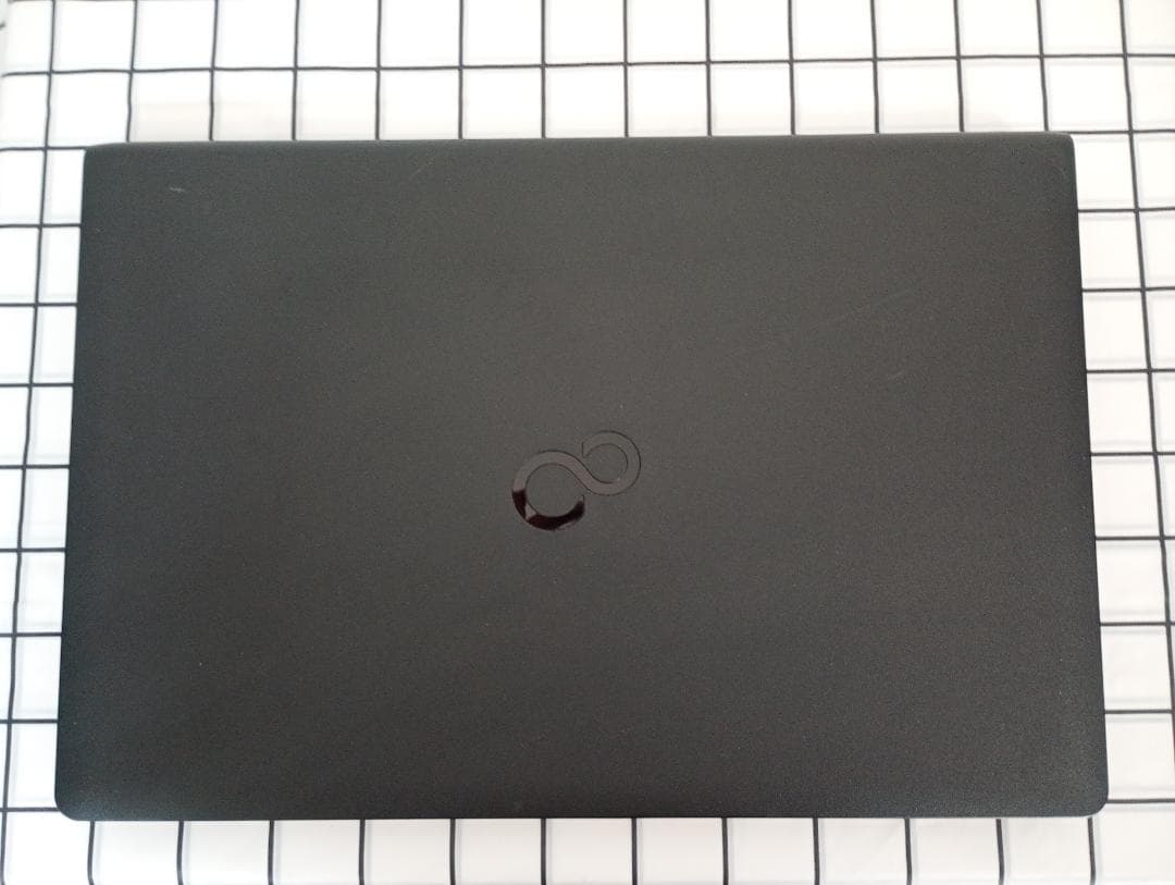 ◎新品SSD　intel 第8世代 Core i3／富士通／Win11 pro