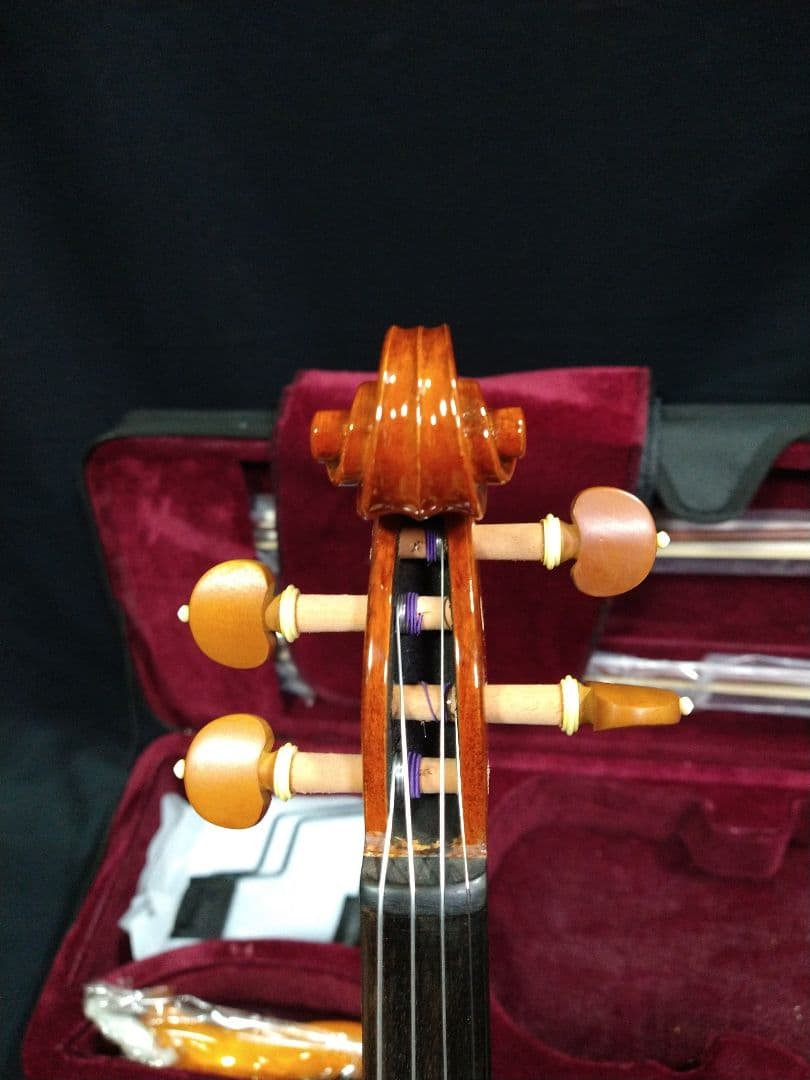 7万円の付属品付き　新品１ピース美しいトラ目メープルバイオリン　4/4サイズ